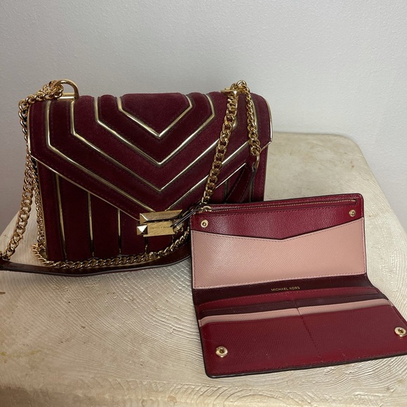 Michael Kors cross body & matching wallet - Picture 2 of 4